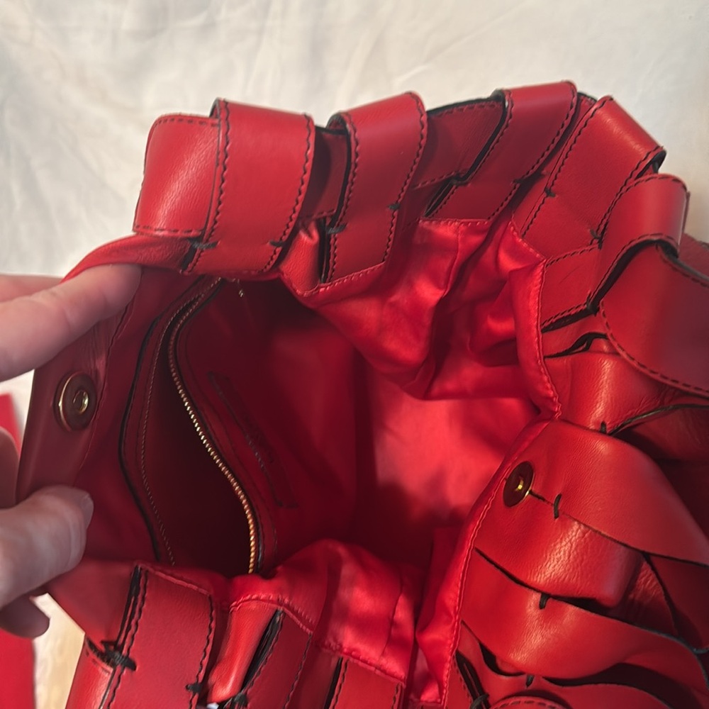 Valentino Garavani Red Rose Leather Bag - Picture 3 of 7